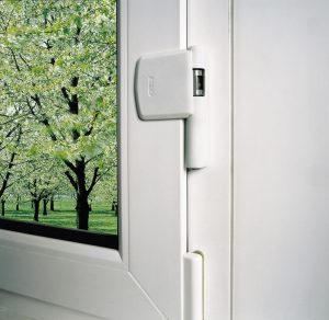 Vorrichtung Sicherheitsnachrüstung für Fenstern und Türen